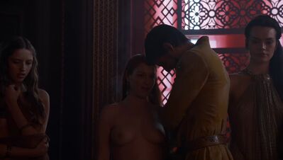 GAME_OF_THRONES_-_E4X01_TWO_SWORDS_163.jpg