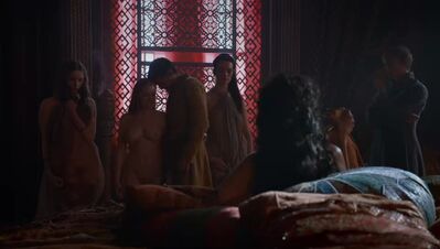 GAME_OF_THRONES_-_E4X01_TWO_SWORDS_170.jpg