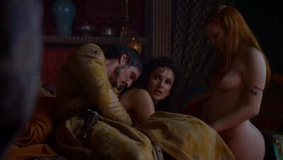 GAME_OF_THRONES_-_E4X01_TWO_SWORDS_214.jpg