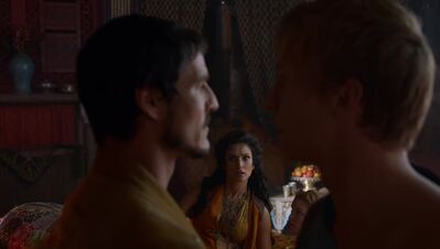 GAME_OF_THRONES_-_E4X01_TWO_SWORDS_350.jpg