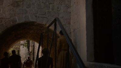 GAME_OF_THRONES_-_E4X01_TWO_SWORDS_620.jpg