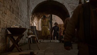 GAME_OF_THRONES_-_E4X01_TWO_SWORDS_633.jpg