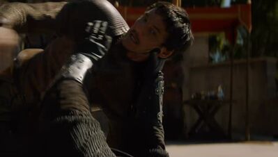 GAME_OF_THRONES_-_E4X08_THE_MOUNTAIN_AND_THE_VIPER_0871.jpg