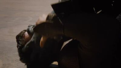 GAME_OF_THRONES_-_E4X08_THE_MOUNTAIN_AND_THE_VIPER_0996.jpg
