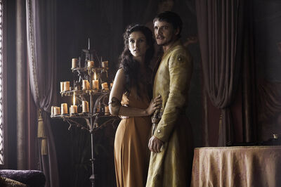 GAME_OF_THRONES_-_E4X01_TWO_SWORDS_-_STILLS_001.jpg